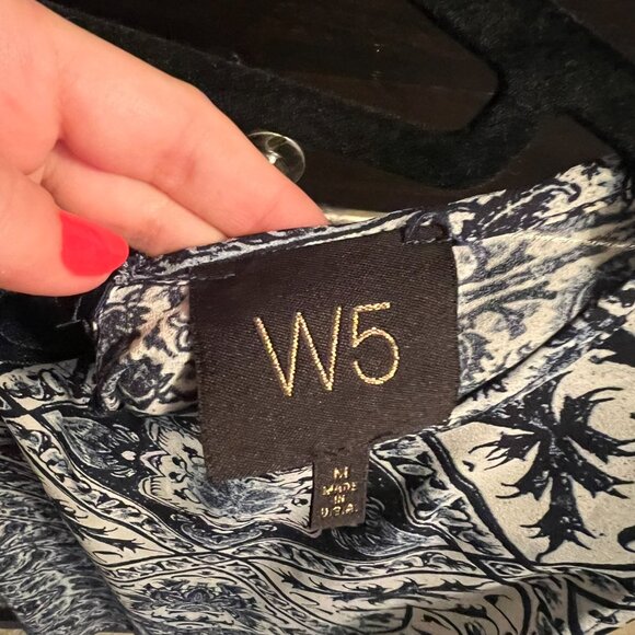 W5 Concepts Blue and White Porcelain Print Bow Back Sleeveless Flowy Tile Blouse - Picture 4 of 6